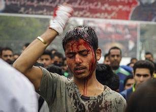 什叶派穆斯林传统风俗＂阿舒拉节＂:血腥割破头皮