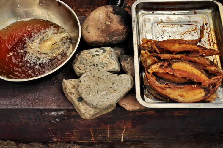 珞巴族传统习俗--珞巴烧烤