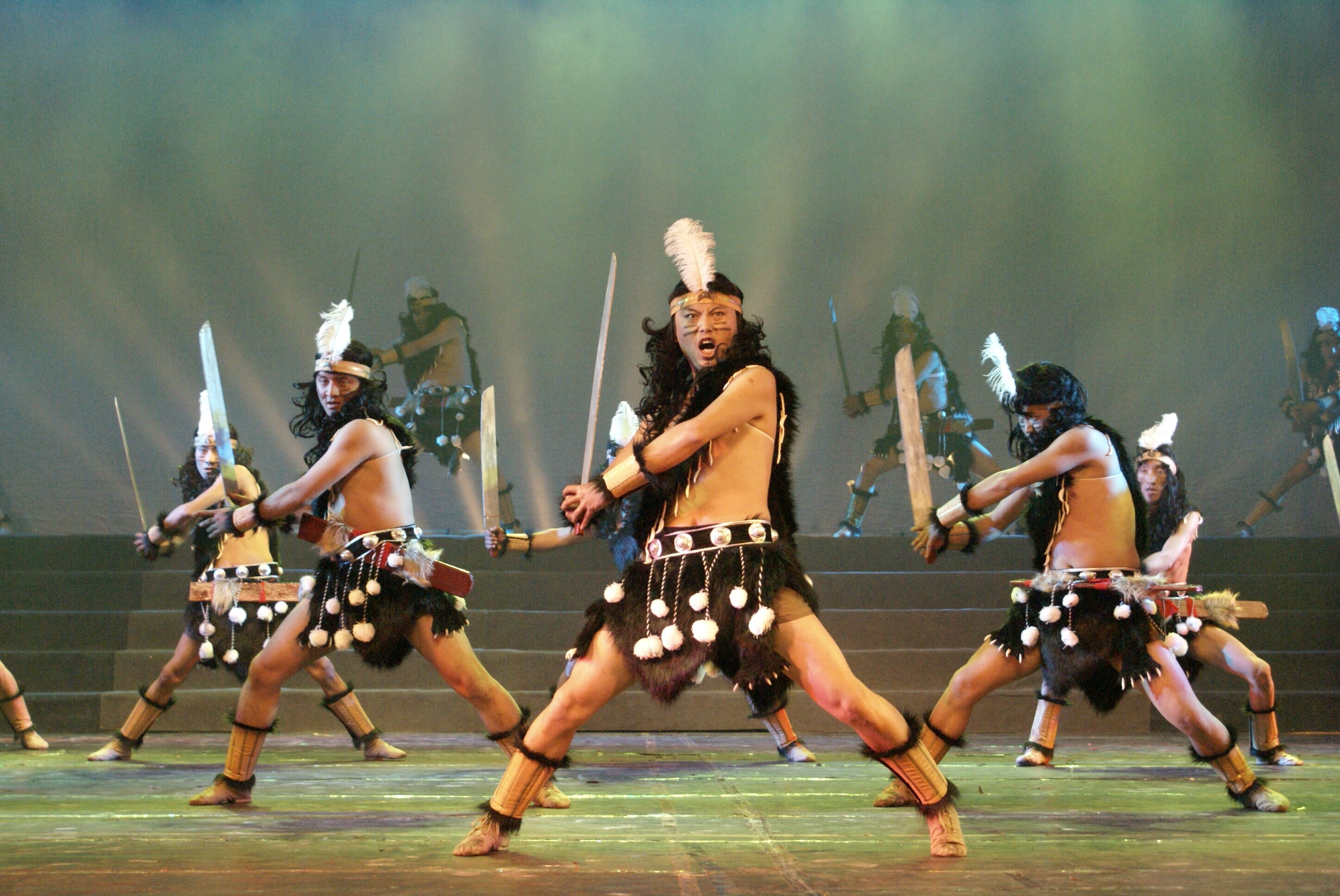 珞巴族传统习俗--“巴尔给”舞(珞巴刀舞)