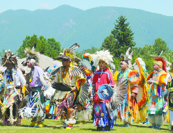 加拿大奇趣节日集合--加拿大马尼托阿比节之印第安原住民"帕瓦"狂欢