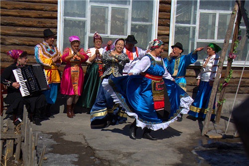 中国俄罗斯族民俗习惯---民间踢踏舞