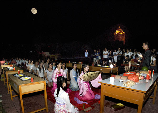 中秋节十大传统习俗--祭月