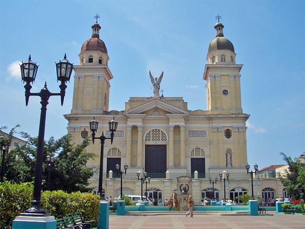 多米尼加旅游指南--圣地亚哥大教堂