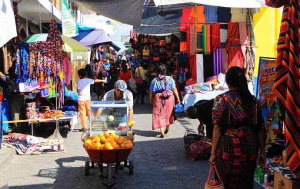 危地马拉旅游指南--危地马拉高地逛最大的玛雅集市：奇奇的集市