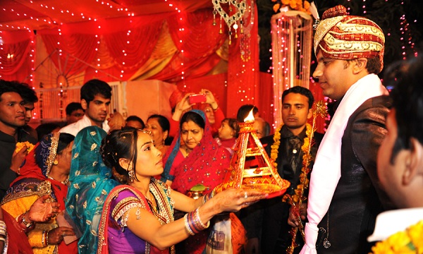 印度畸形婚姻习俗