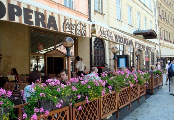捷克旅游指南--露天咖啡馆和酒吧