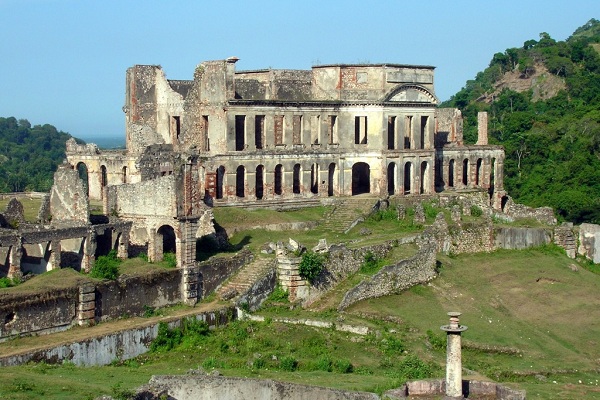海地旅游景点大全--国家历史公园的城堡、桑斯苏西宫、拉米尔斯堡垒