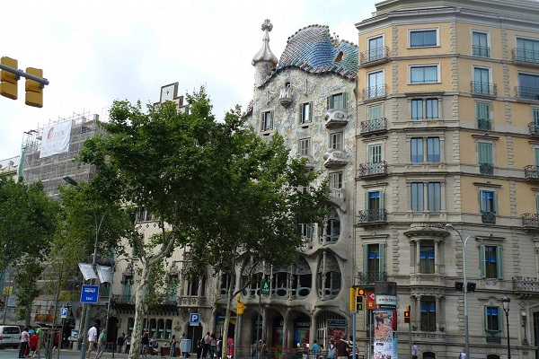 西班牙加泰罗尼亚十大旅游景点--巴特略公寓（Casa Batlló）