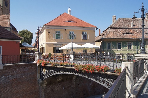 罗马尼亚十大著名旅游景点--锡比乌（Sibiu）著名的Liars谎言桥
