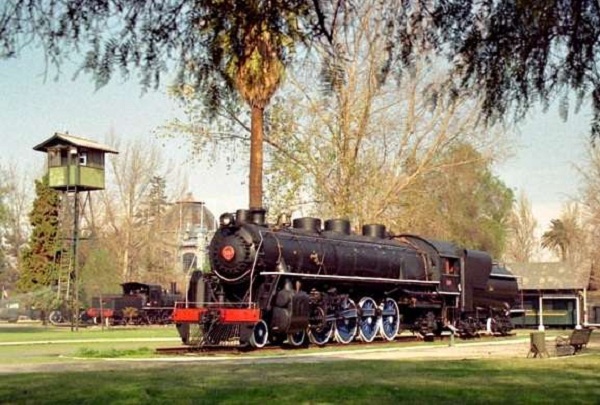 智利文物古迹一览--金塔努玛尔公园内的铁路博物馆