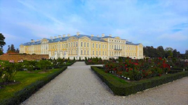 拉脱维亚十大旅游景点介绍--伦达尔宫