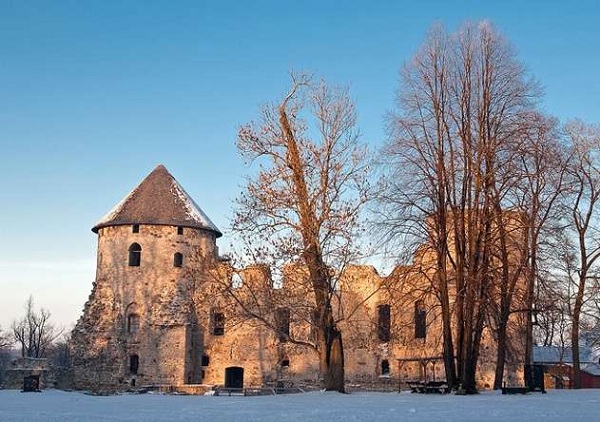 拉脱维亚十大旅游景点介绍--采西斯城堡