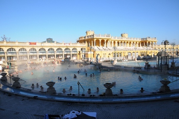 ​​匈牙利首都布达佩斯旅游景点大全--塞切尼温泉浴场​