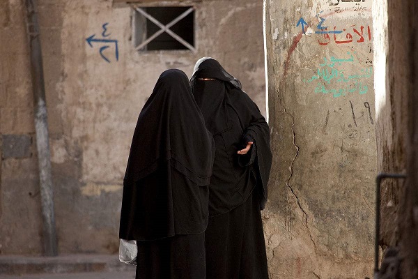 7条针对女性的奇葩限令--也门没有丈夫的同意，妇女不能离开家。