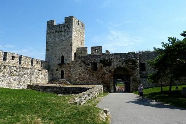塞尔维亚十大旅游景点--卡莱梅格丹城堡​